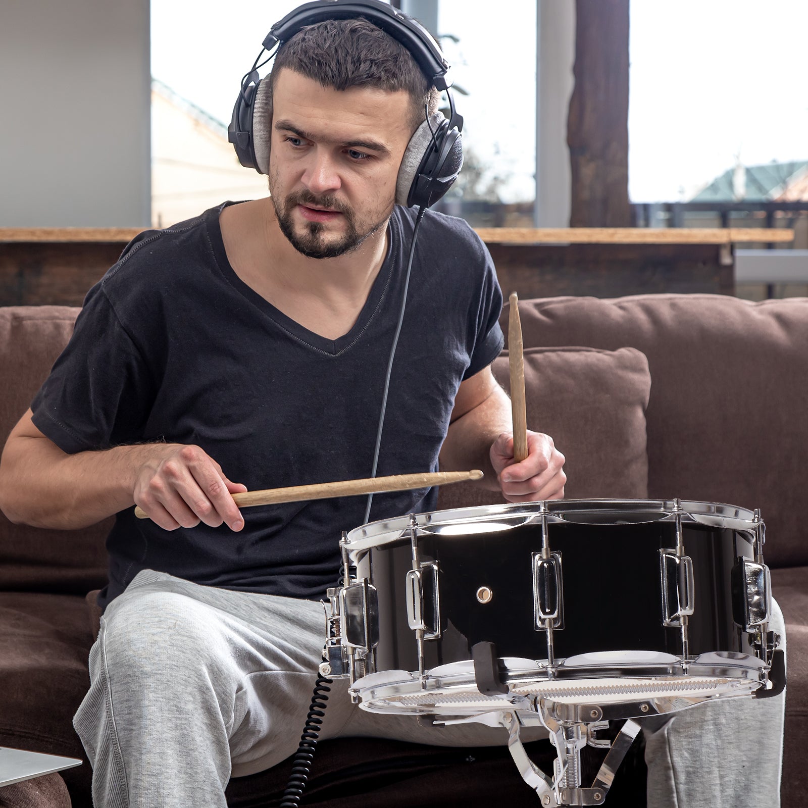 Szzzp 14 x 5.5in Snare Drum Set with Drumstick Holder, Snare Drum Bag, Strap, Mute Pad & Drum Stick for Beginner Student Black